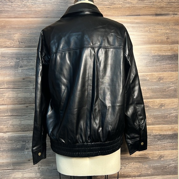 Forever 21 Women's Faux Leather Bomber Jacket NWT - Picture 3 of 3